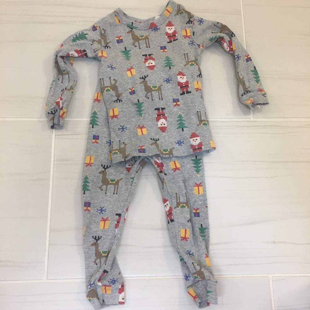 Gap Santa holiday print pajama set